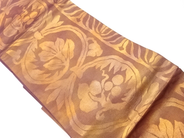 リサイクル　唐草丸文に実・葉模様織出し名古屋帯